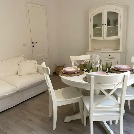 Semesterbostad Via Roma House Carloforte (Isola di San Pietro)